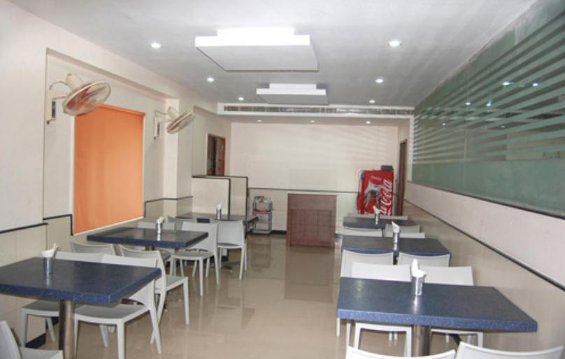 Balaji Grand Hotel Kakinada Exterior photo