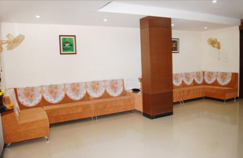 Balaji Grand Hotel Kakinada Exterior photo